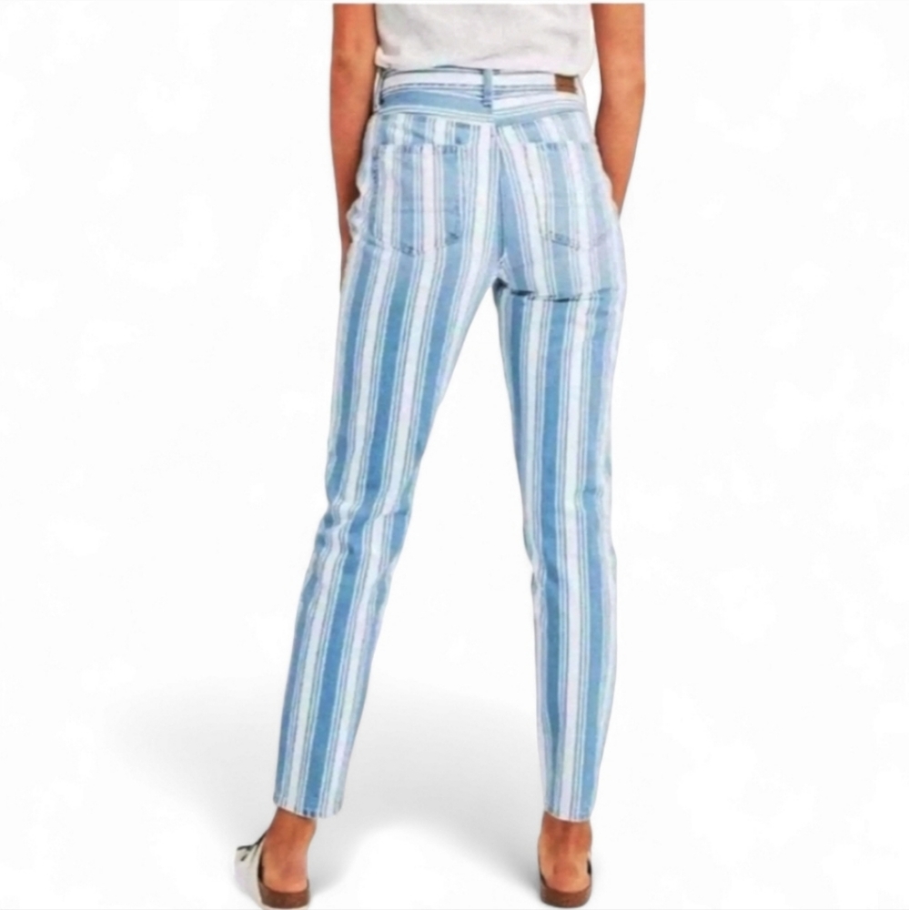 American Eagle Mom Jeans - Picture 1 of 14